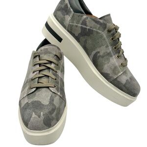 Linea Paolo Women's Kendra Platform Suede Sneaker Gray Camo Size 10